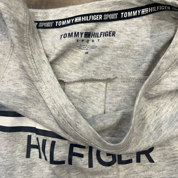 NWT Tommy Hilfiger workout top - Picture 4 of 4